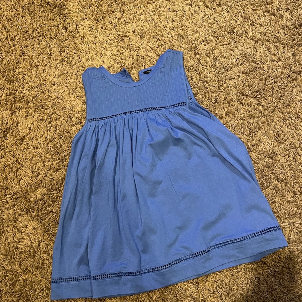 Small Blue Banana Republic Factory sleeveless top.